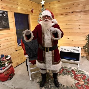 Chad's Winter Wonderland - Awesome Santa - Local Flavor Near Me - Lebanon, Tennessee
