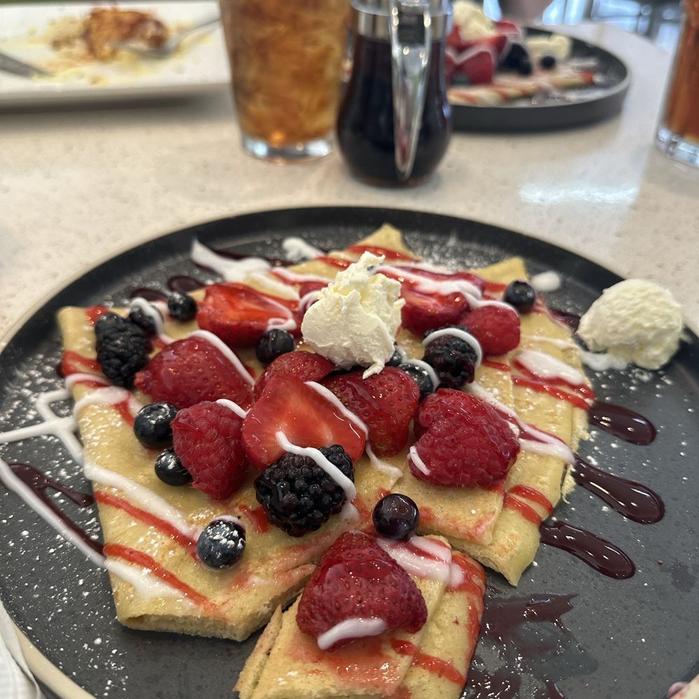 Berry crepes Berry crepes