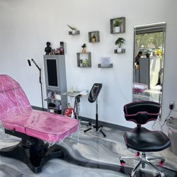 Lyfestyle Ink 2 - Ching's Station with her in the mirror reflection!
