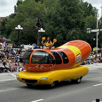 Indy 500 Parade - Oscar Mayer mobile - Festivals Near Me - Indianapolis, Indiana Indy 500 Parade - Oscar Mayer mobile - Festivals Near Me - Indianapolis, Indiana