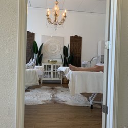 Flirt Lash Lounge & Day Spa