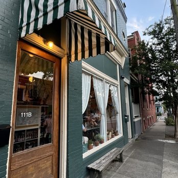 Celladora Wines - Beautiful exterior - Wine Bars Near Me - Richmond, Virginia