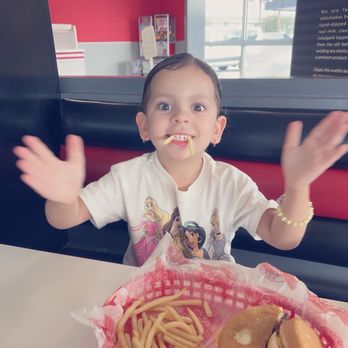 Steak ’n Shake - American Near Me - Winter Park, Florida
