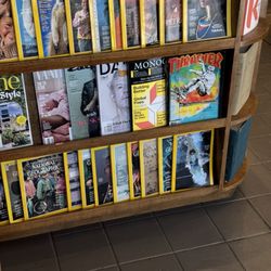 Public Barber Salon - Front desk ambiance, cool mags