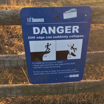 Scarborough Bluffs - Collapse Sign - Parks Near Me - Toronto, Ontario Scarborough Bluffs - Collapse Sign - Parks Near Me - Toronto, Ontario