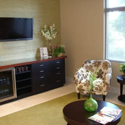 Lenz Family Dental - Warm and inviting reception area