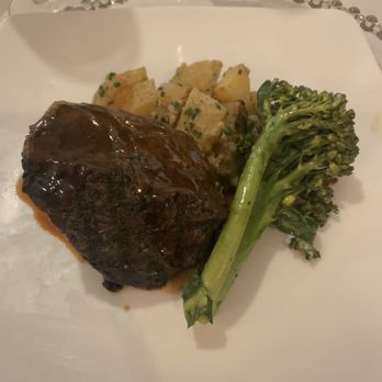 The Vendue Hotel - Grilled Baseball Cut Sirloin - Hotels Near Me - Charleston, South Carolina The Vendue Hotel - Grilled Baseball Cut Sirloin - Hotels Near Me - Charleston, South Carolina