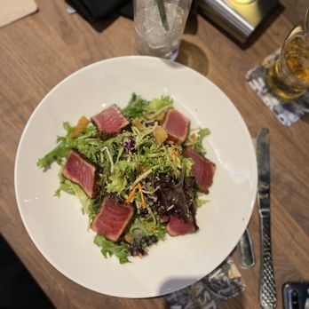 Yard House - Ahi Crunchy Salad - New American Near Me - Wayne, New Jersey Yard House - Ahi Crunchy Salad - New American Near Me - Wayne, New Jersey