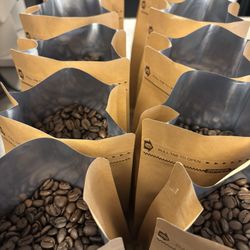 The Coffee Maker - Fresh roasted beans