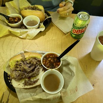 Doc's 321 Cafe - Sandwich and beans - Barbeque Near Me - Cosby, Tennessee