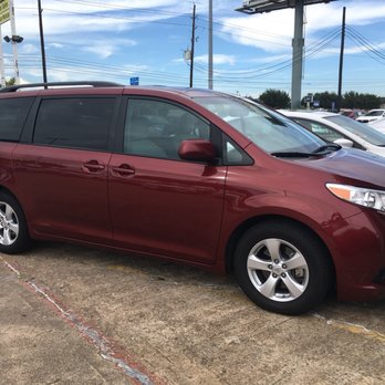 Hertz Rent A Car - Minivan rented from Hertz for our family vacation. - Car Rental Near Me - Houston, Texas Hertz Rent A Car - Minivan rented from Hertz for our family vacation. - Car Rental Near Me - Houston, Texas