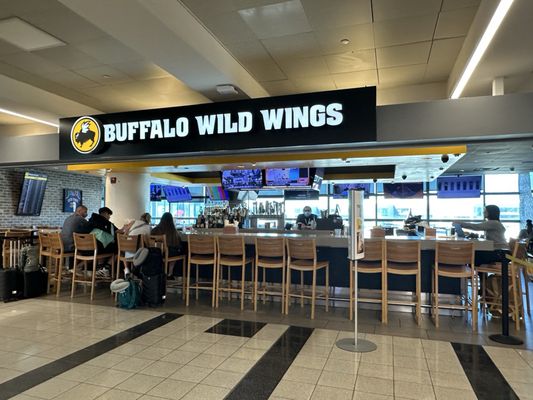 Buffalo Wild Wings by null