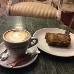 Kawka z Mleczkiem Klubokawiarnia i Sklep - Cappucino w Kawka z mleczkiem jest smaczne