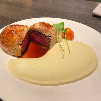 Gordon Ramsay Hell's Kitchen - Beef Wellington - Steakhouses Near Me - Stateline, Nevada Gordon Ramsay Hell's Kitchen - Beef Wellington - Steakhouses Near Me - Stateline, Nevada