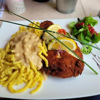 Zur dicken Emma - Chicken Cordon Blue and spätzle - German Near Me - Ramstein-Miesenbach, RP Zur dicken Emma - Chicken Cordon Blue and spätzle - German Near Me - Ramstein-Miesenbach, RP