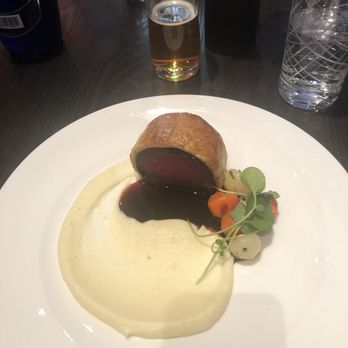 Gordon Ramsay Hell's Kitchen - Beef Wellington with a red wine reduction and potato purée - Steakhouses Near Me - Stateline, Nevada Gordon Ramsay Hell's Kitchen - Beef Wellington with a red wine reduction and potato purée - Steakhouses Near Me - Stateline, Nevada