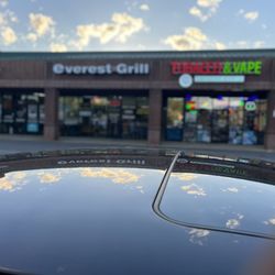 Everest Grill - The location