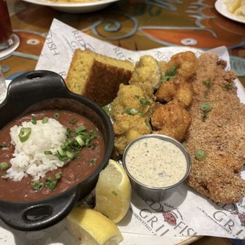 Red Fish Grill - Gulf coast platter and pasta jambalaya - Seafood Near Me - New Orleans, Louisiana Red Fish Grill - Gulf coast platter and pasta jambalaya - Seafood Near Me - New Orleans, Louisiana