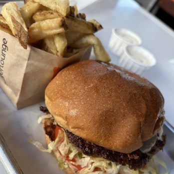 Burger Lounge - California Lounge Burger - Burgers Near Me - Carlsbad, California