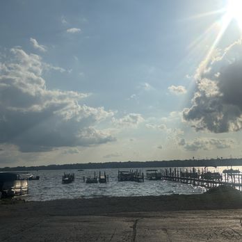 Dockers Restaurant - American Near Me - Fox Lake, Illinois
