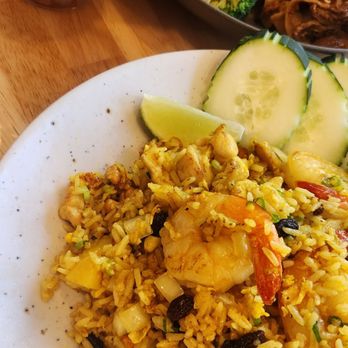 Ari's Thai Eatery - Pad see ew and Pineapple fried rice - Thai Near Me - Azusa, California Ari's Thai Eatery - Pad see ew and Pineapple fried rice - Thai Near Me - Azusa, California