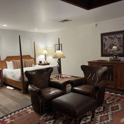 The Hermosa Inn & LON's