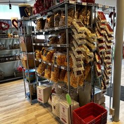 Knight's Gourmet Popcorn - Fresh popcorn in a variety of flavors