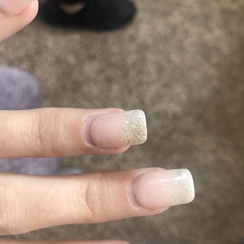 Nails she got... Nails she got...