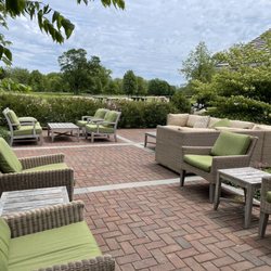 Deerpath Golf Course - Outdoor seating area