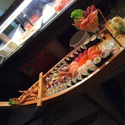 Mika Sushi Bar - The sushi boat!!!