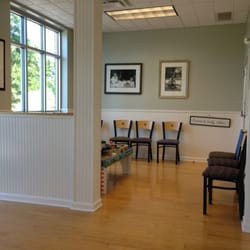 Maryland Farms Pediatrics - Waiting area for well-check patients also complete with train table, books and toys.