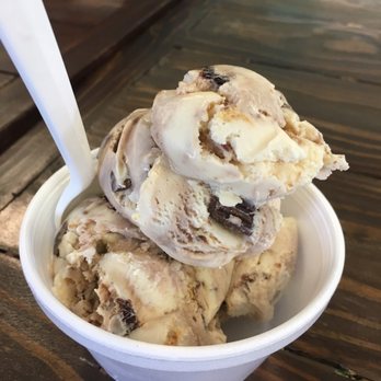 Vanderwende's - Peanut butter chocolate crunch ice cream - Ice Cream & Frozen Yogurt Near Me - Bridgeville, Delaware Vanderwende's - Peanut butter chocolate crunch ice cream - Ice Cream & Frozen Yogurt Near Me - Bridgeville, Delaware