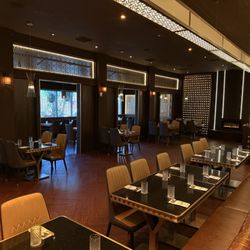 Additional dinning area.