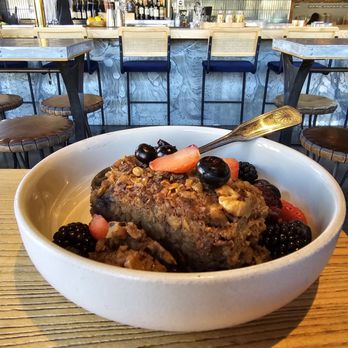 Zinqué - Baked oatmeal. Definitely dry so get some steamed milk to pour over. - French Near Me - Malibu, California