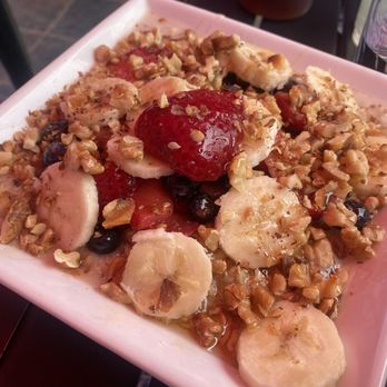 Besitos Fine Cuisine - Nuts About Berries Oatmeal - Waffles Near Me - Manteca, California