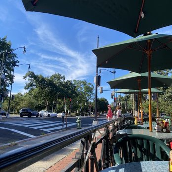 Mr. Henry's - a view of a city street - American Near Me - Washington, DC, District of Columbia