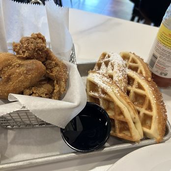 T's Brunch Bar - Ts Chicken and Waffles - Breakfast & Brunch Near Me - Atlanta, Georgia