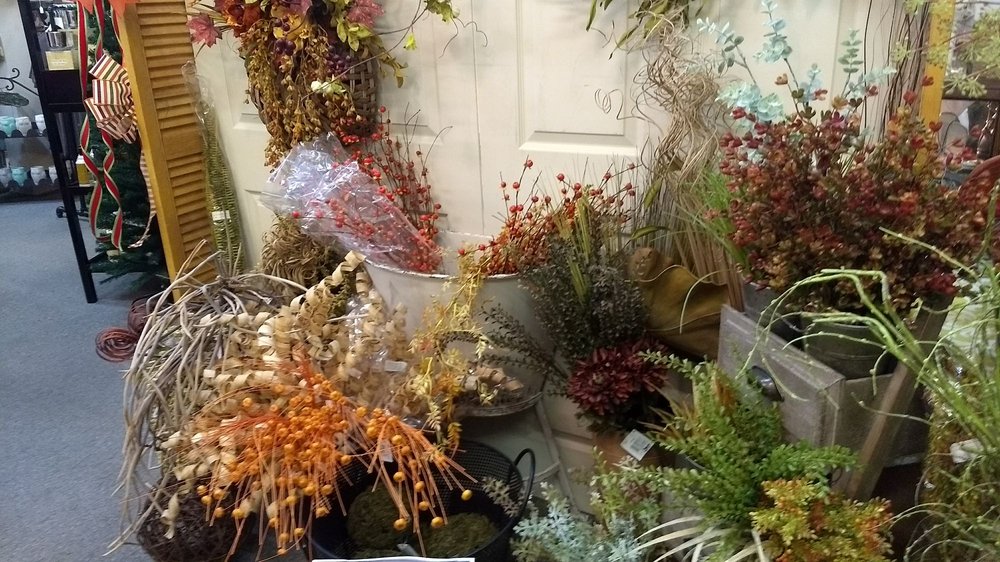 PINEAPPLES Updated October 2024 11 Photos 1801 Beltline Rd SW