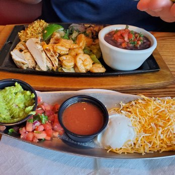 Chili's - Trio (Steak, Shrimp, and Chicken) Fajitas - American Near Me - Elkton, Maryland