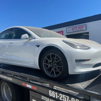 D Collision - Tow service - Auto Repair Near Me - Santa Clarita, California