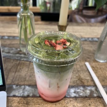 Remi Flower & Coffee - Berry Matcha Latte - Coffee & Tea Near Me - New York, New York