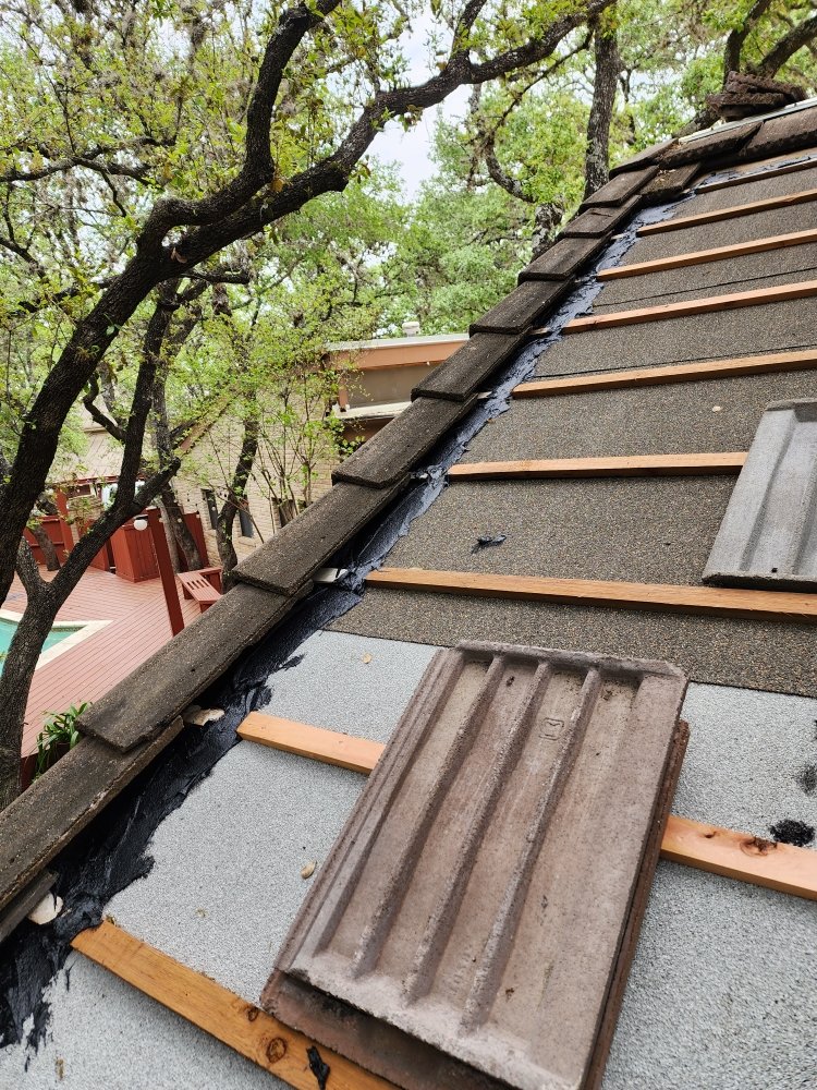 Slide of Montes Roofing & Construction