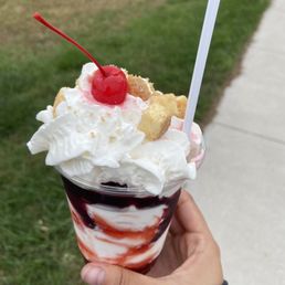 Berry cheesecake sundae Berry cheesecake sundae