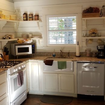 Stonehill Cottages - Fully stocked kitchen in the Quarterhouse Cottage. The morning that we left. Sad day. - Vacation Rentals Near Me - Mena, Arkansas Stonehill Cottages - Fully stocked kitchen in the Quarterhouse Cottage. The morning that we left. Sad day. - Vacation Rentals Near Me - Mena, Arkansas