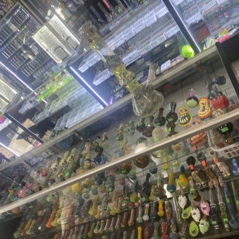 Duckys - Tobacco Shops Near Me - Panorama City, California