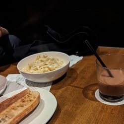 Moxies Kitchener Restaurant - Kids pasta with garlic bread and chocolate milk