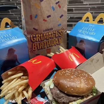 McDonald's - Happy Meals, Big Mac Combo, extra fries. - Fast Food Near Me - Glendale, California McDonald's - Happy Meals, Big Mac Combo, extra fries. - Fast Food Near Me - Glendale, California
