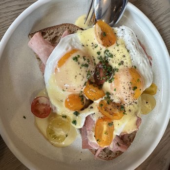 Ten Foot Henry - ham & tomato toast, fried eggs, hollandaise - Canadian (New) Near Me - Calgary, Alberta Ten Foot Henry - ham & tomato toast, fried eggs, hollandaise - Canadian (New) Near Me - Calgary, Alberta