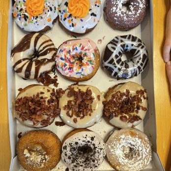 Duck Donuts - A Classic Dozen - Donuts Near Me - Chattanooga, Tennessee