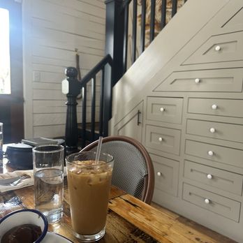 Lillian's - Lavender Earl Gray Iced Latte - Breakfast & Brunch Near Me - Charleston, South Carolina